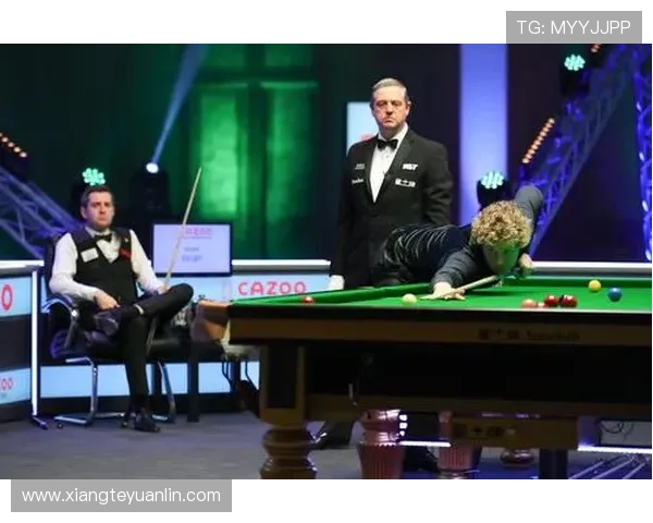 罗伯逊火力全开十佳防守引爆赛场塞尔比敲桌致敬精彩斯诺克巅峰对决